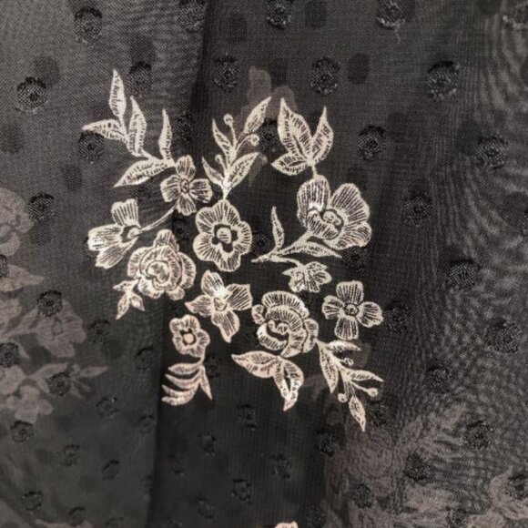 Torrid 6x Black Sheer Floral Blouse Top - Picture 4 of 4